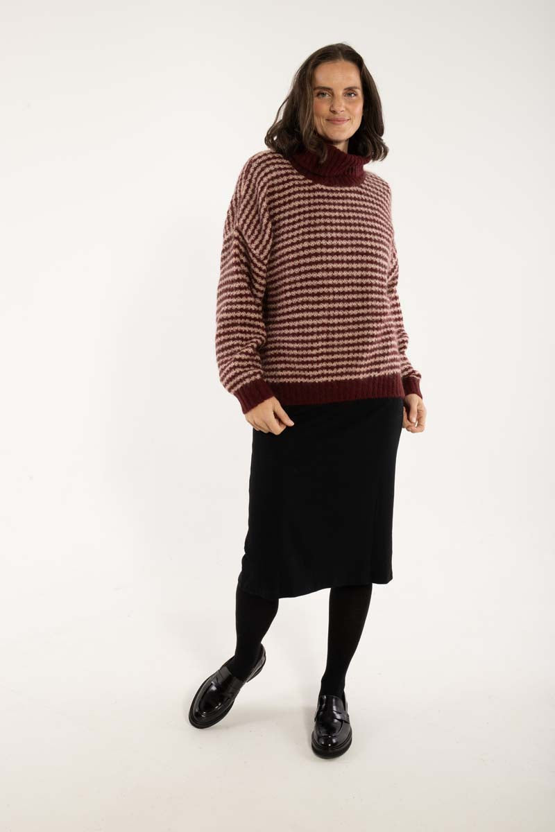 Danecaring Alpaca Rollneck Sweater Dk Merlot/Powder 