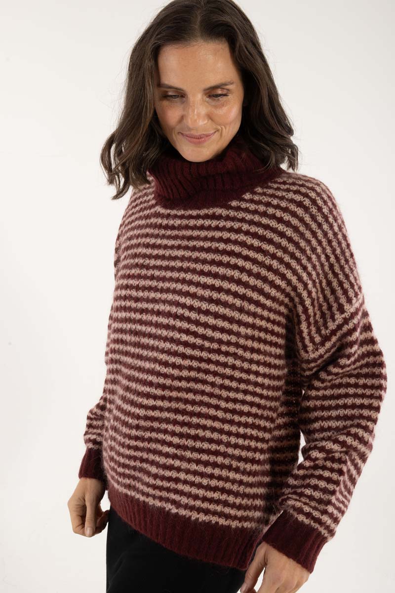 Danecaring Alpaca Rollneck Sweater Dk Merlot/Powder 