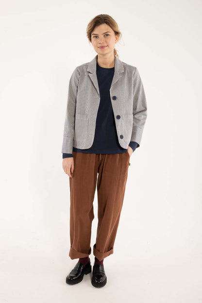 Fin canvasblazer med navyblå og hvide striber til kvinder