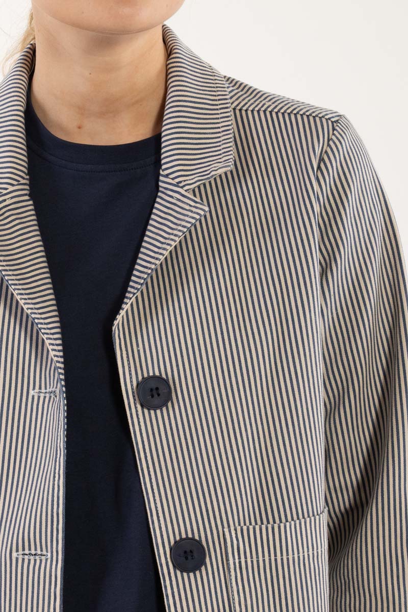 Fin canvasblazer med navyblå og hvide striber til kvinder