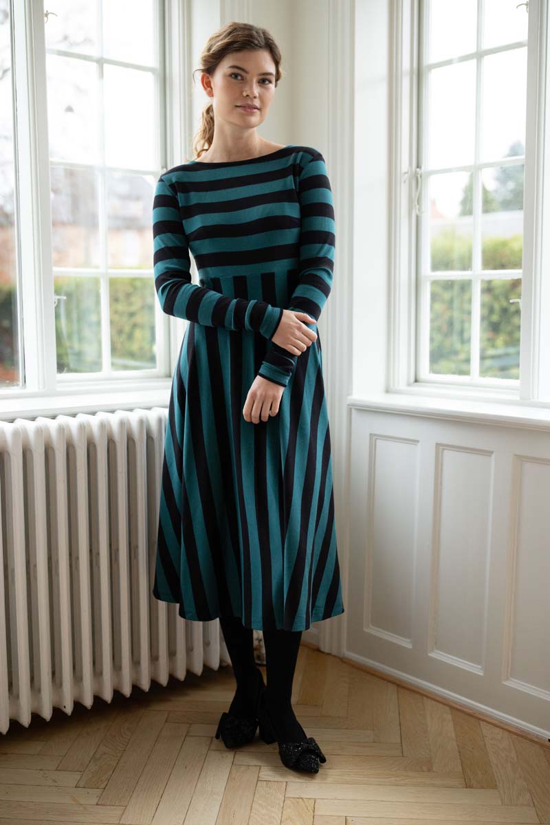 Flot stribet kjole til kvinder