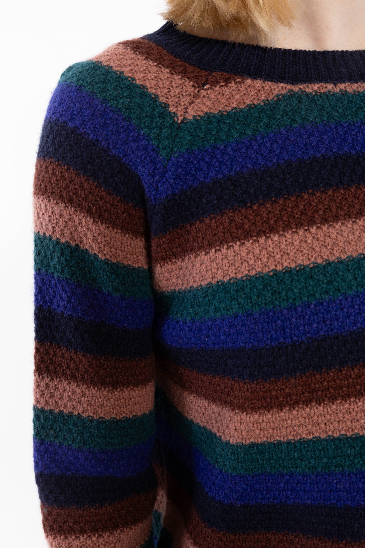 Lækker og varm stribet sweater i uldblanding til kvinder