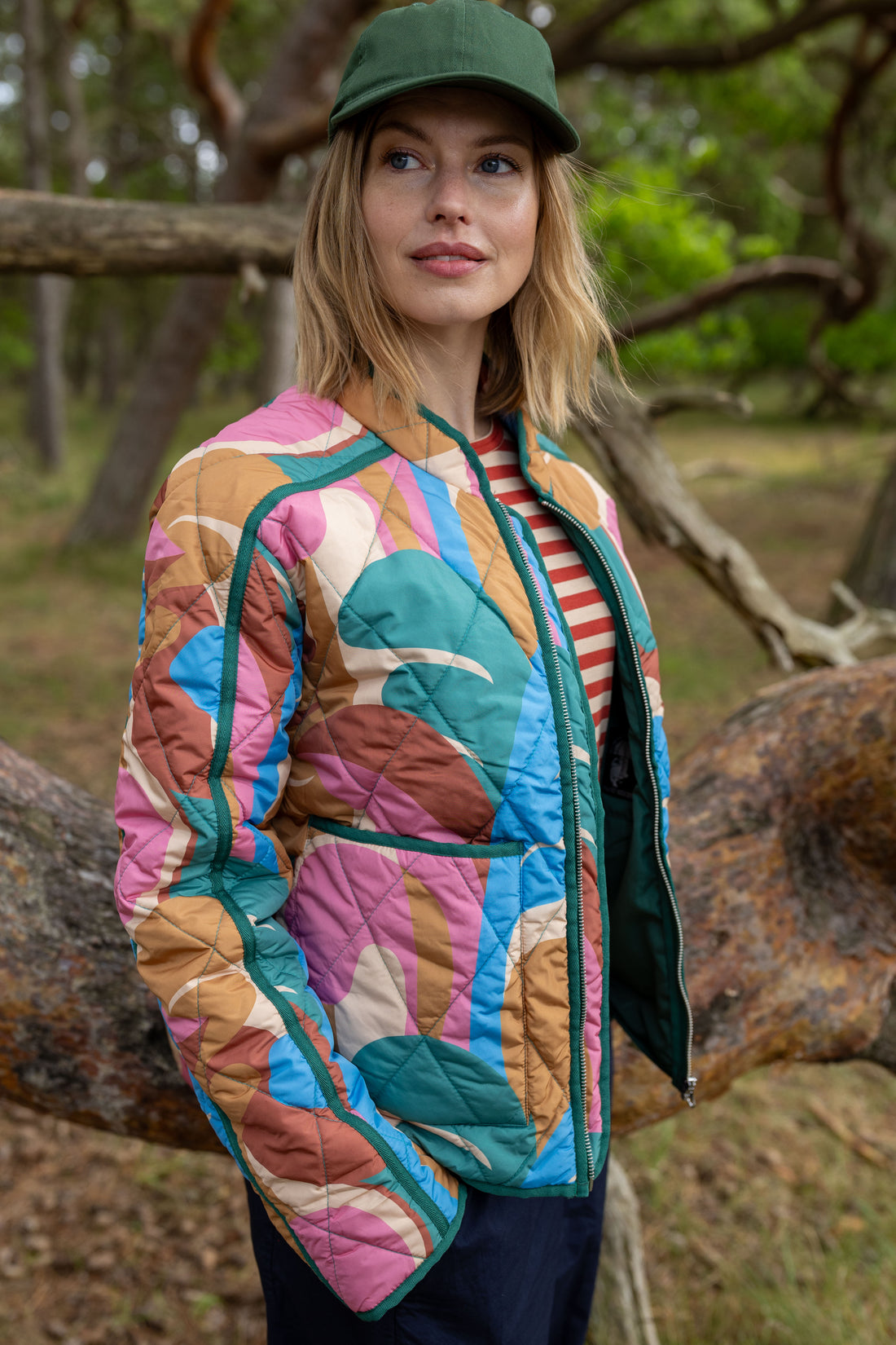 Farverig quiltet termojakke til kvinder