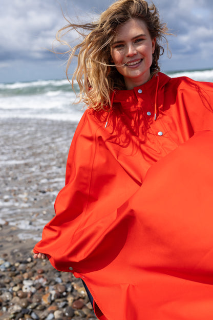 Danerain Poncho Bright Red