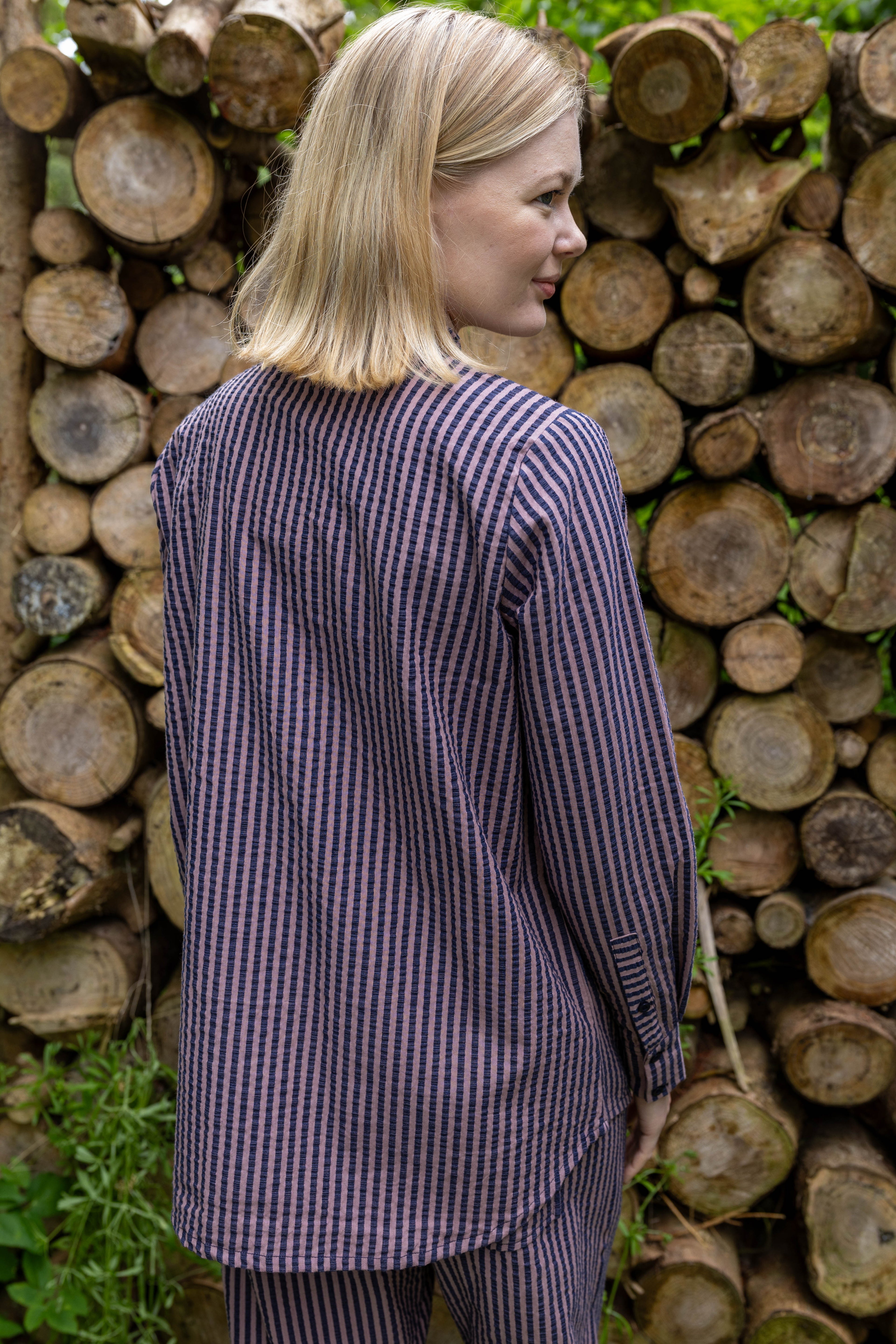 Sød bæk og bølge skjorte med smalle striber til kvinder