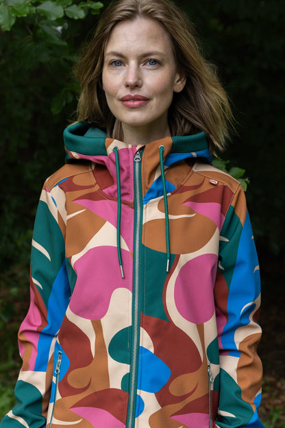 Softshellfrakke i farverigt mønster til kvinder fra Danefæ