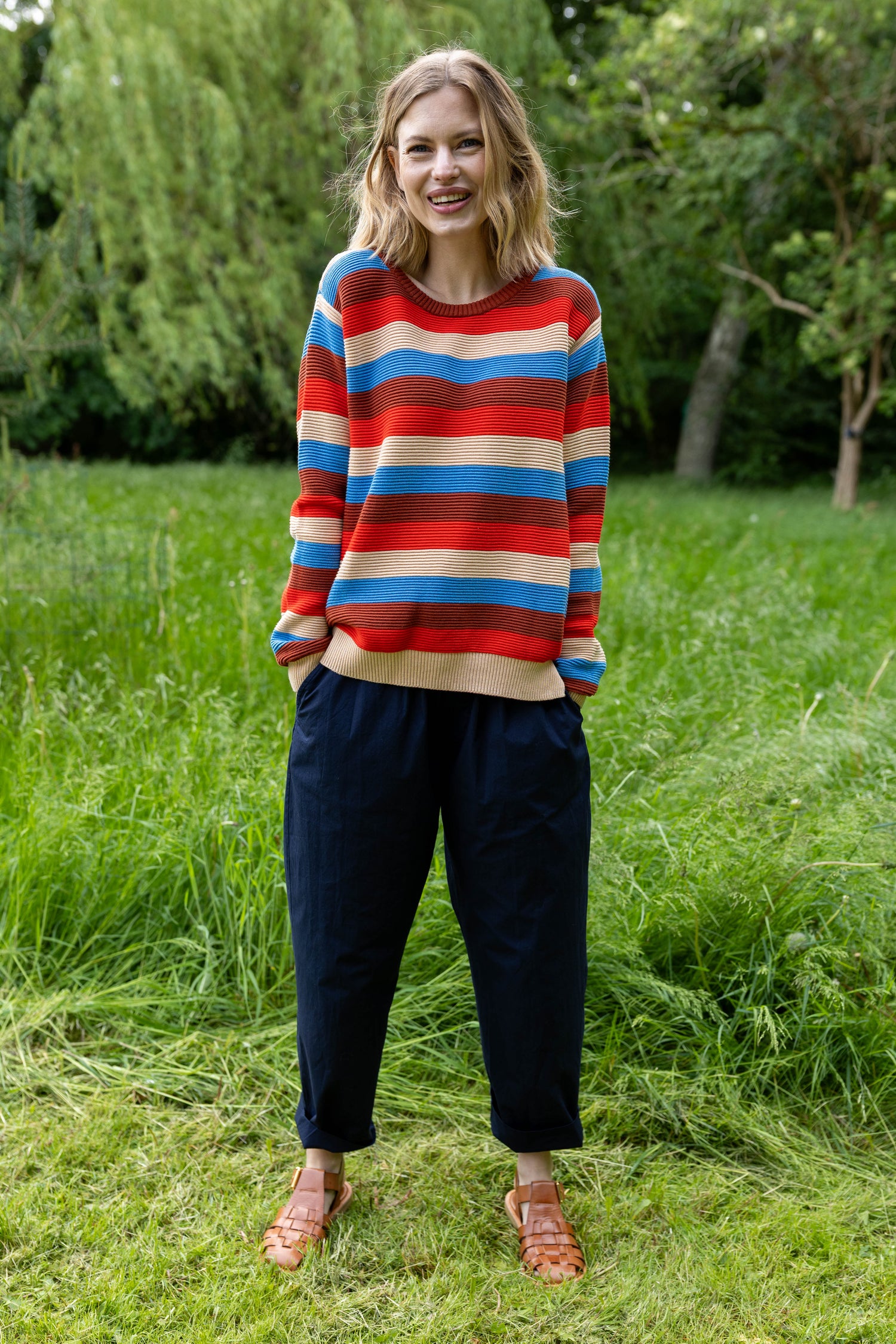 Flot sweater med brede striber i flotte farver til kvinder