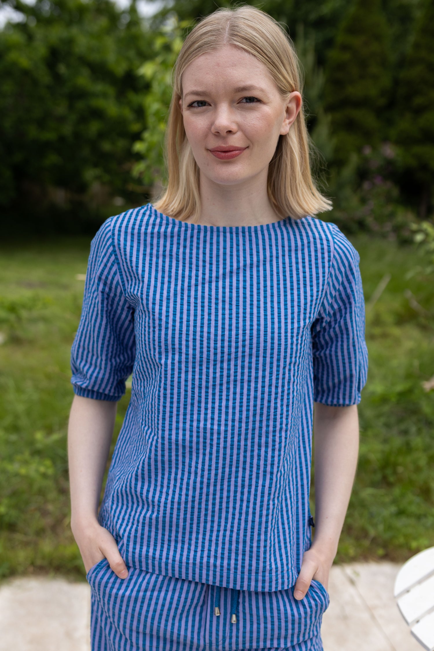 Sød bæk og bølge skjortebluse med blå og lilla striber til kvinder