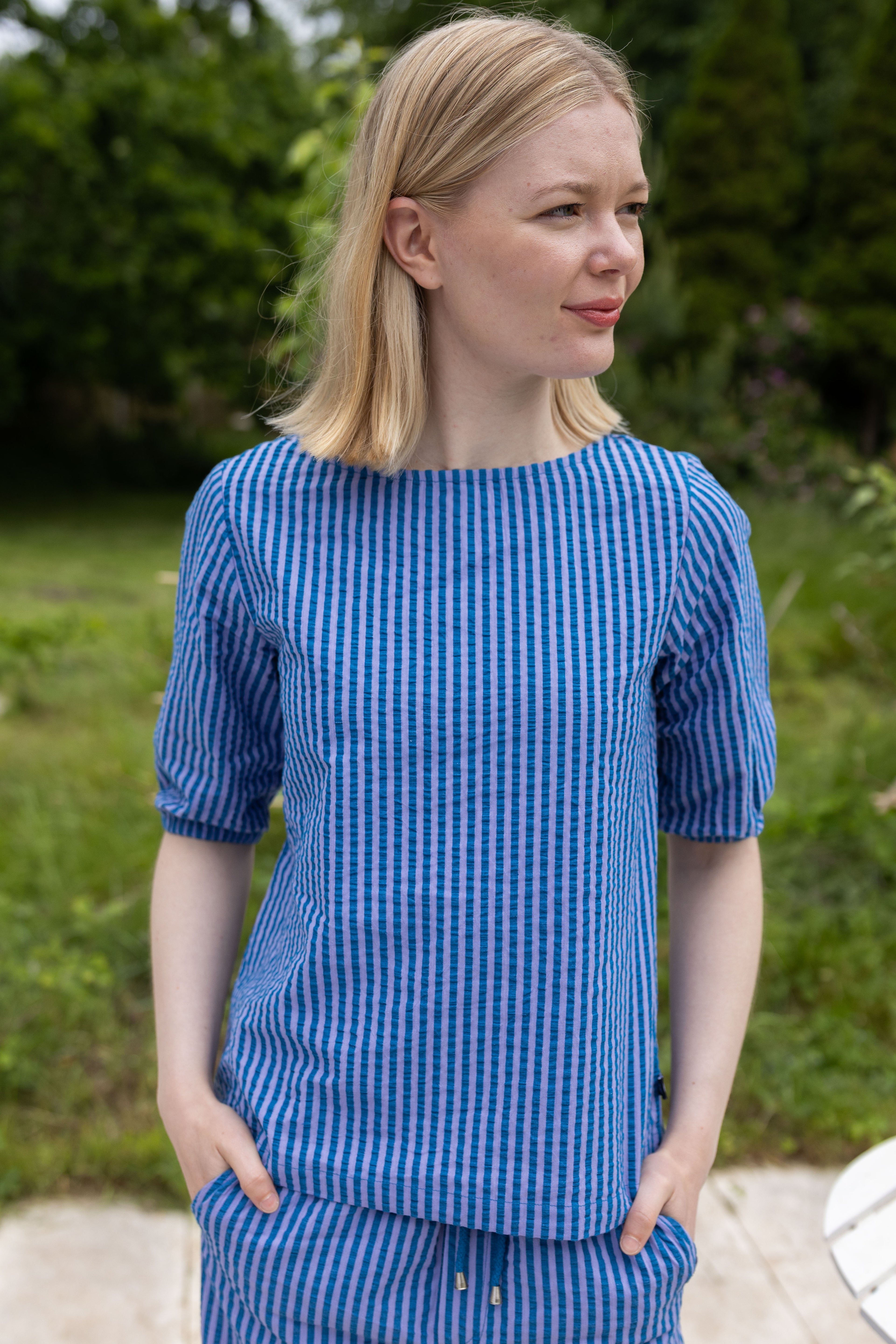 Sød bæk og bølge skjortebluse med blå og lilla striber til kvinder