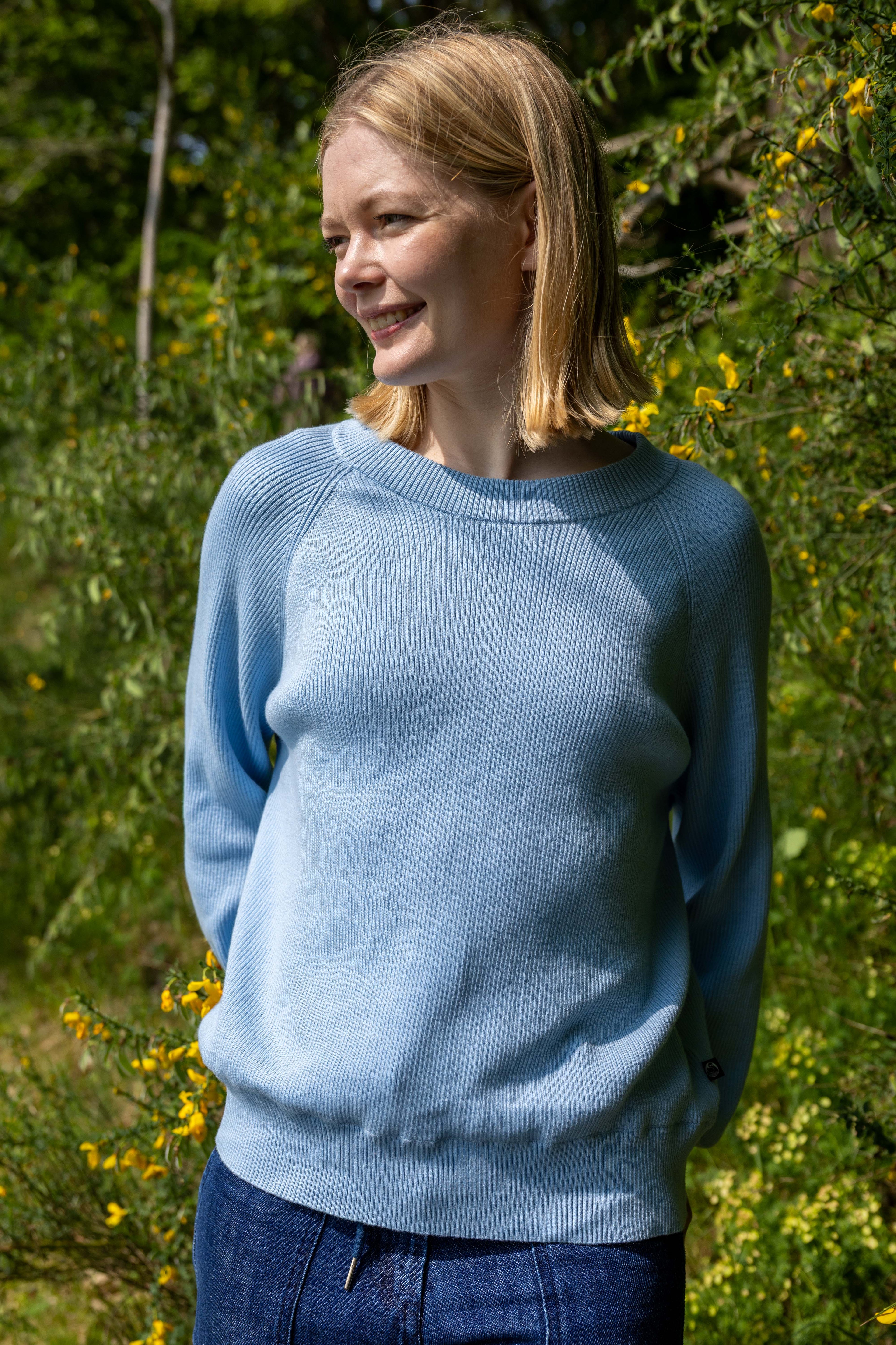 Lækker himmelblå striktrøje i uld til kvinder