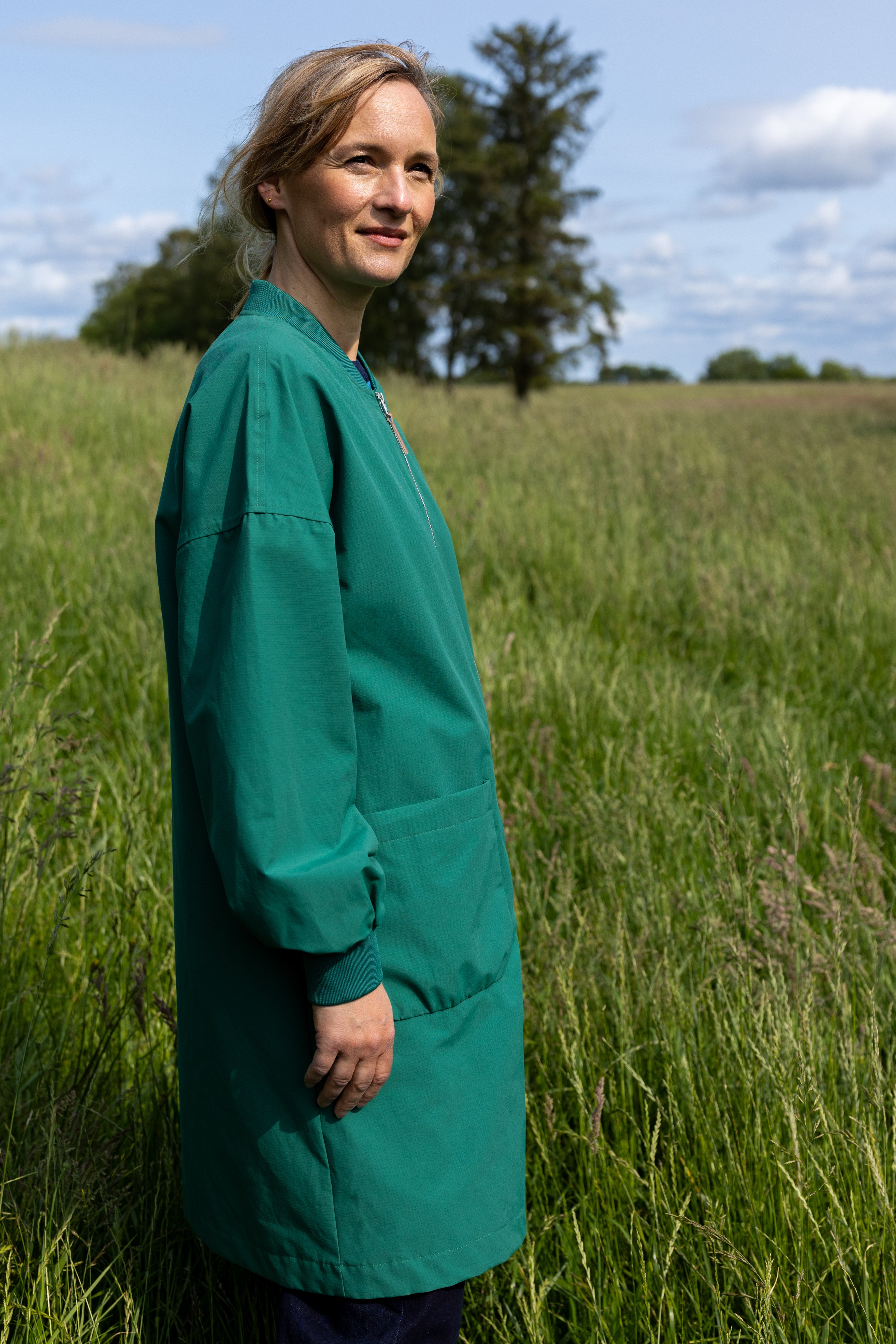 Flot mørkegrøn overgangsjakke til kvinder