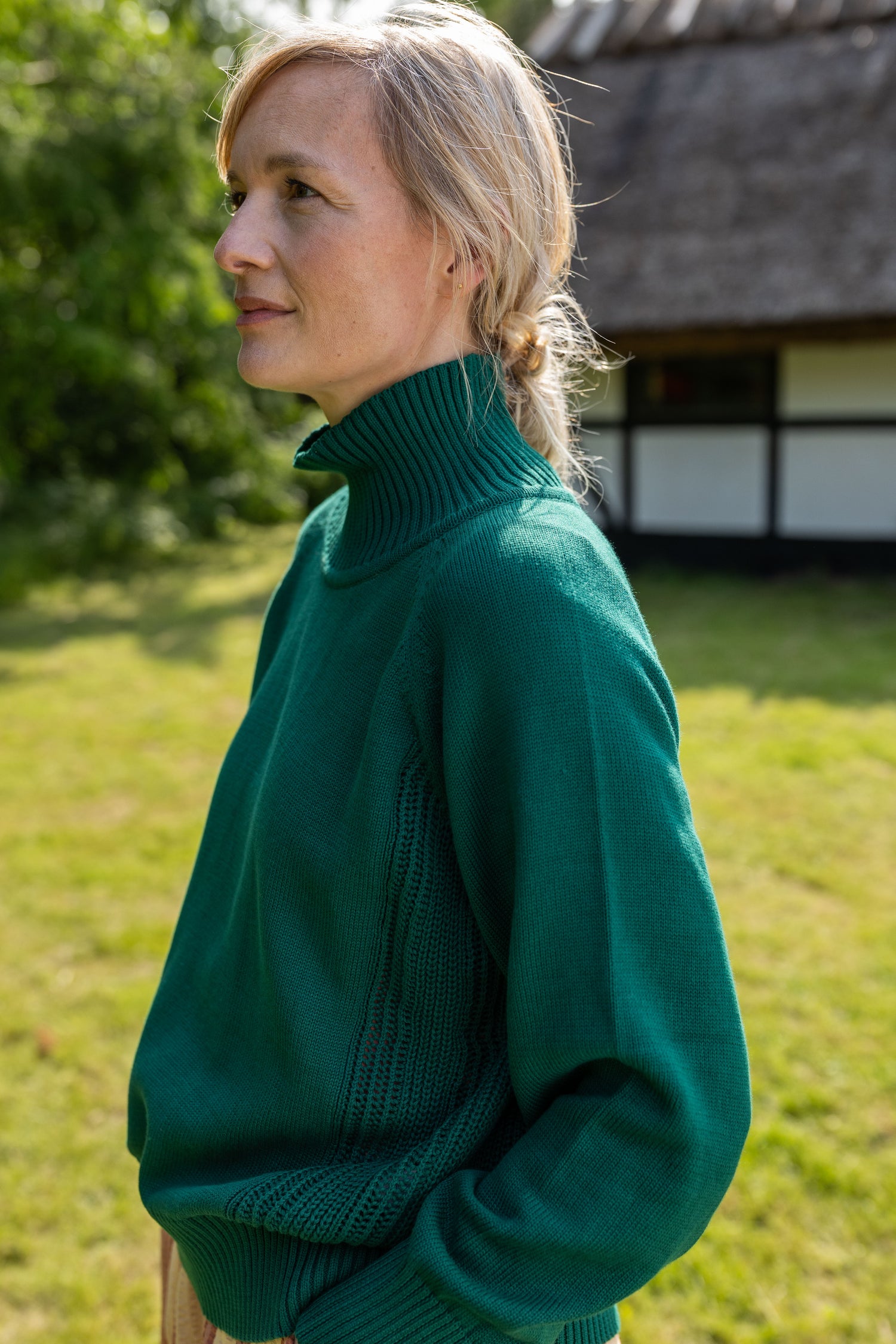 Flot højhalset sweater i mørkegrøn til kvinder fra Danefæ