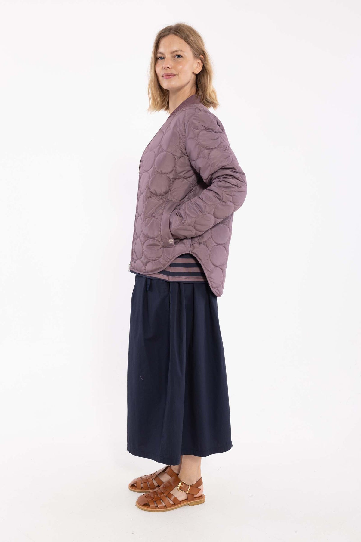 Fin quiltet termojakke i mauve til kvinder