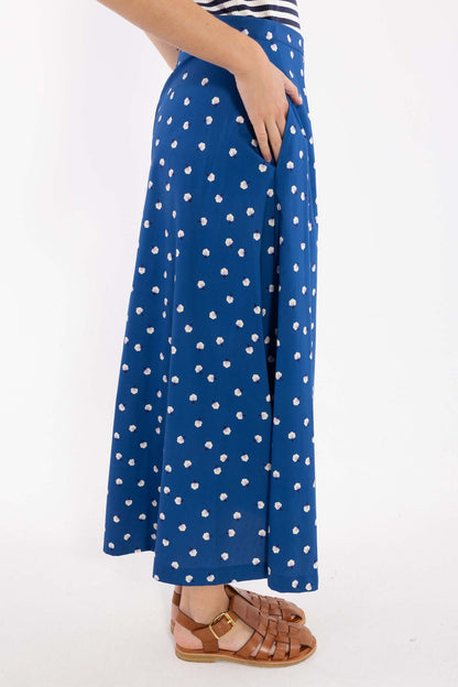 Fin mørkeblå nederdel med sødt blomstermønster til kvinder