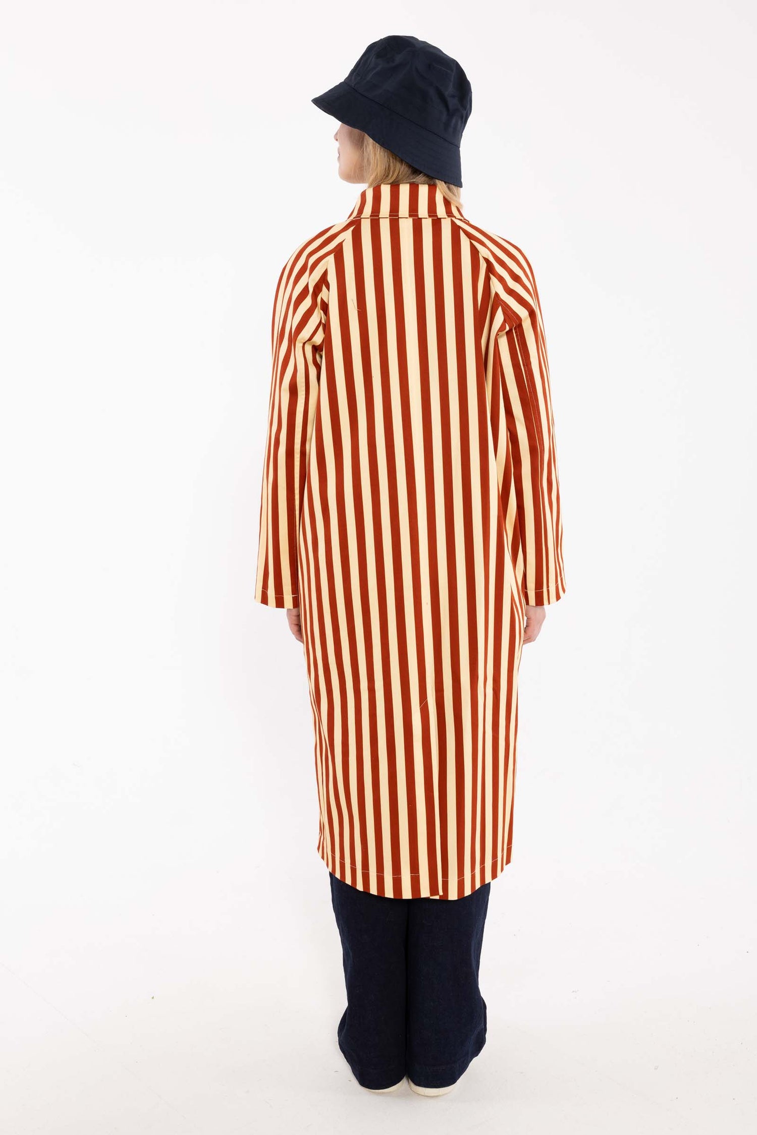 Flot canvasjakke med cool striber i brændt rød og varm sandfarve