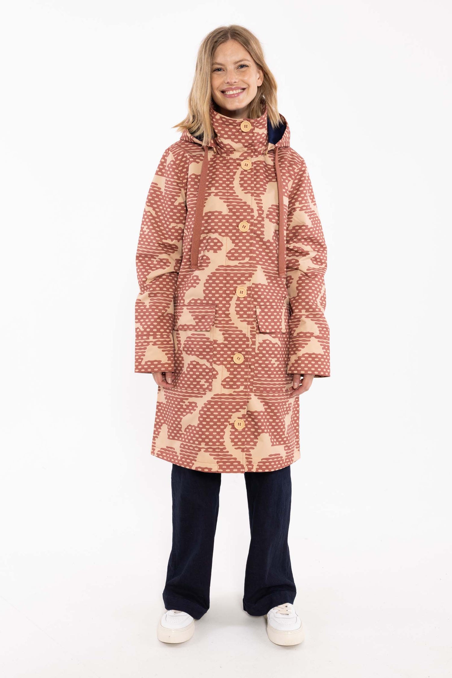 Praktisk multifarvet og mønstret jakke til kvinder