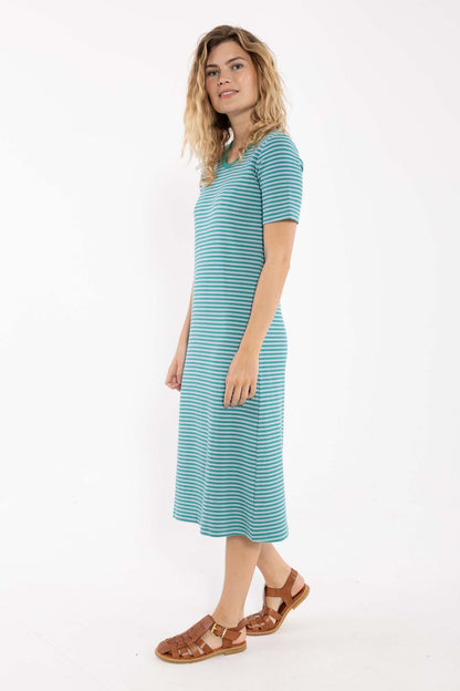 Fin kjole i bomuld og viskose med striber i blålige nuancer til kvinder