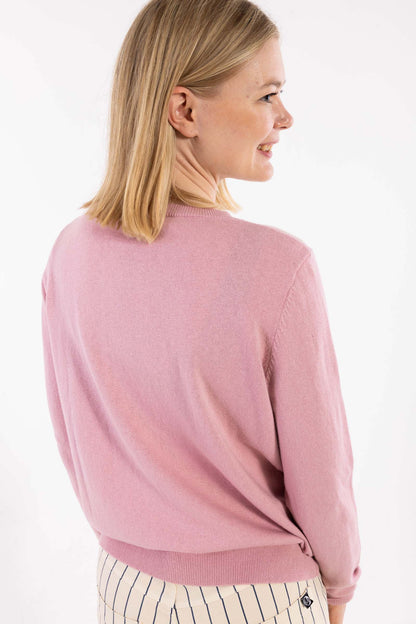 Fin gammelrosa sweater i uldmix og med sødt blomstermønster til kvinder