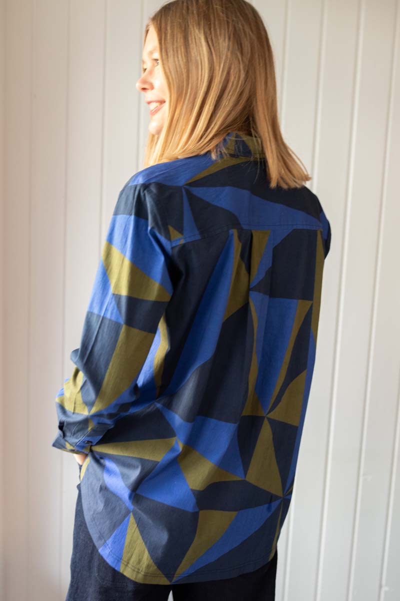 Daneclassic Poplin Aop Shirt Deep Blue TRIANGULATE