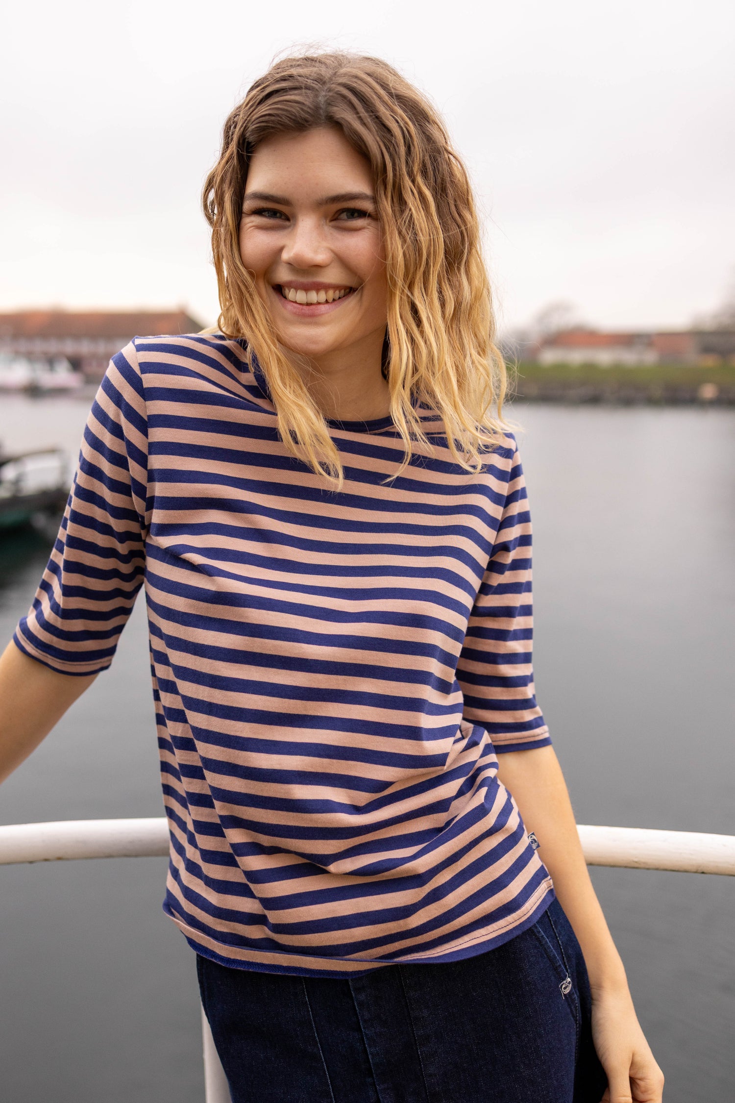 Danemanna Modal Tee Quail/Dark Blue