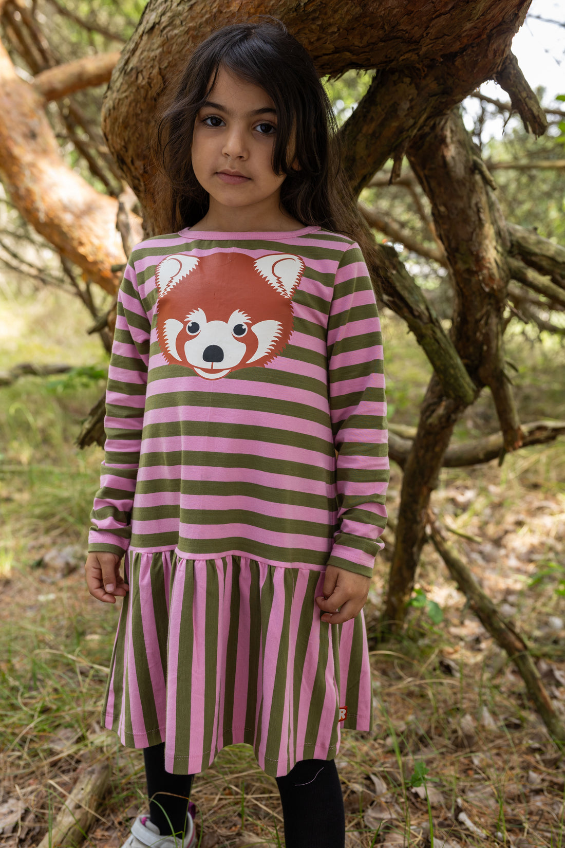 Sød stribet kjole til børn med print af rød panda