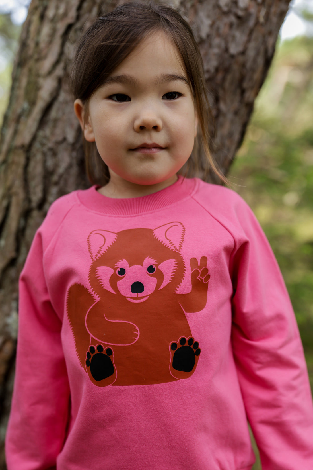 Skøn pink sweatshirt til børn med print af rød panda