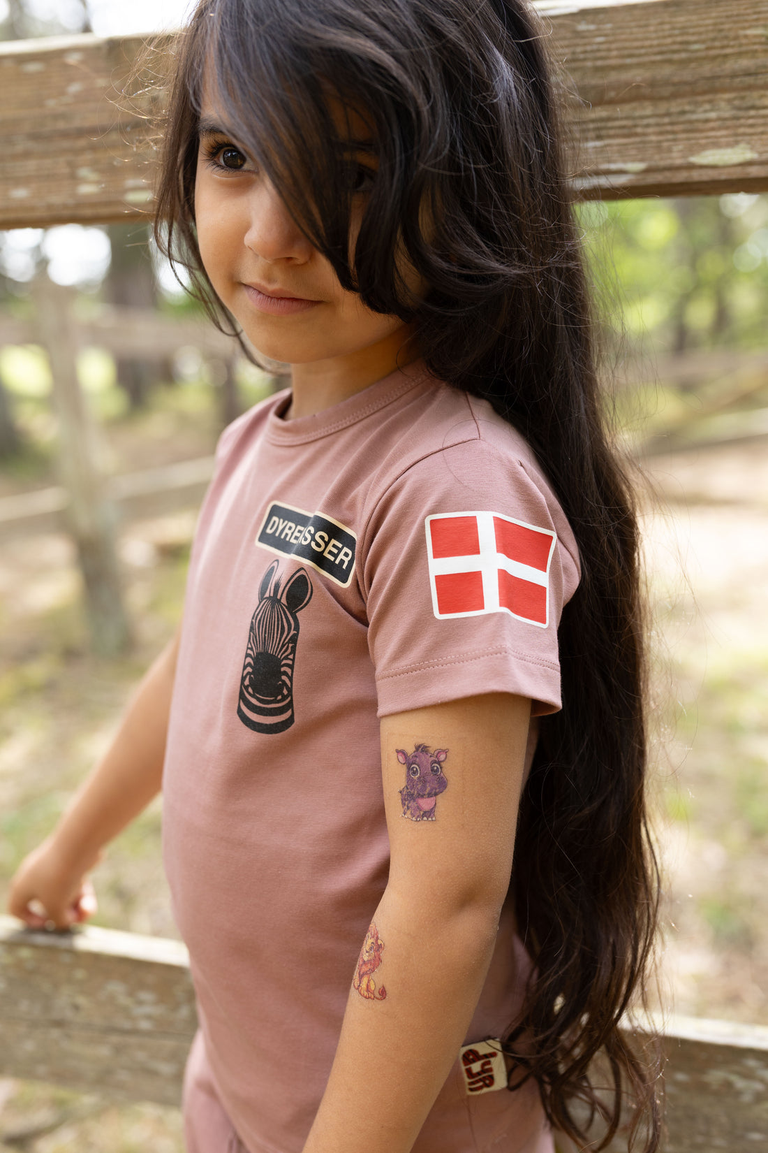 Sød kortærmet dyrepasser t-shirt til børn med print af zebra