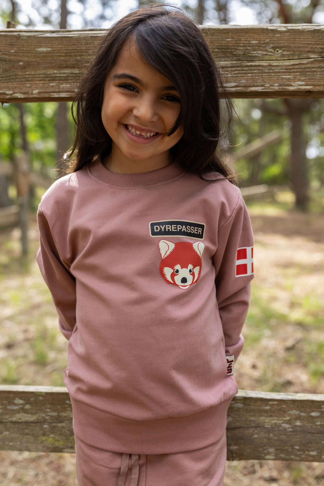 Sød dyrepasser sweatshirt til børn med print af rød panda