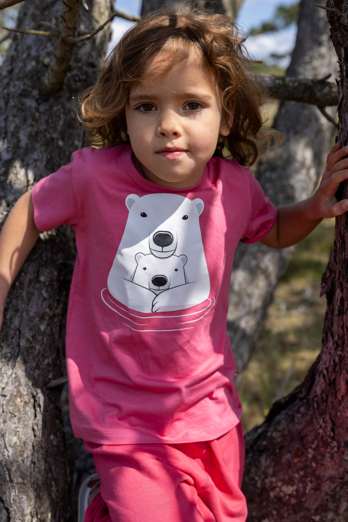Pink t-shirt med isbjørnemor.