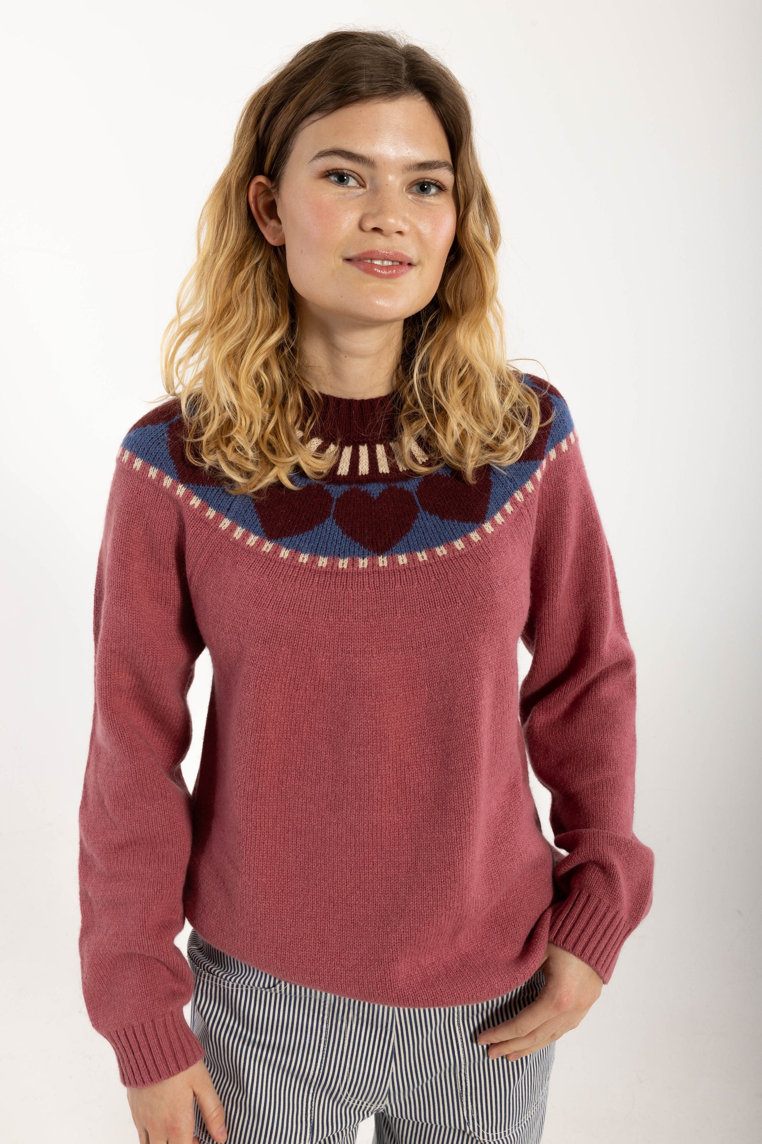Daneglamping Wool Sweater Berry Compote HEART