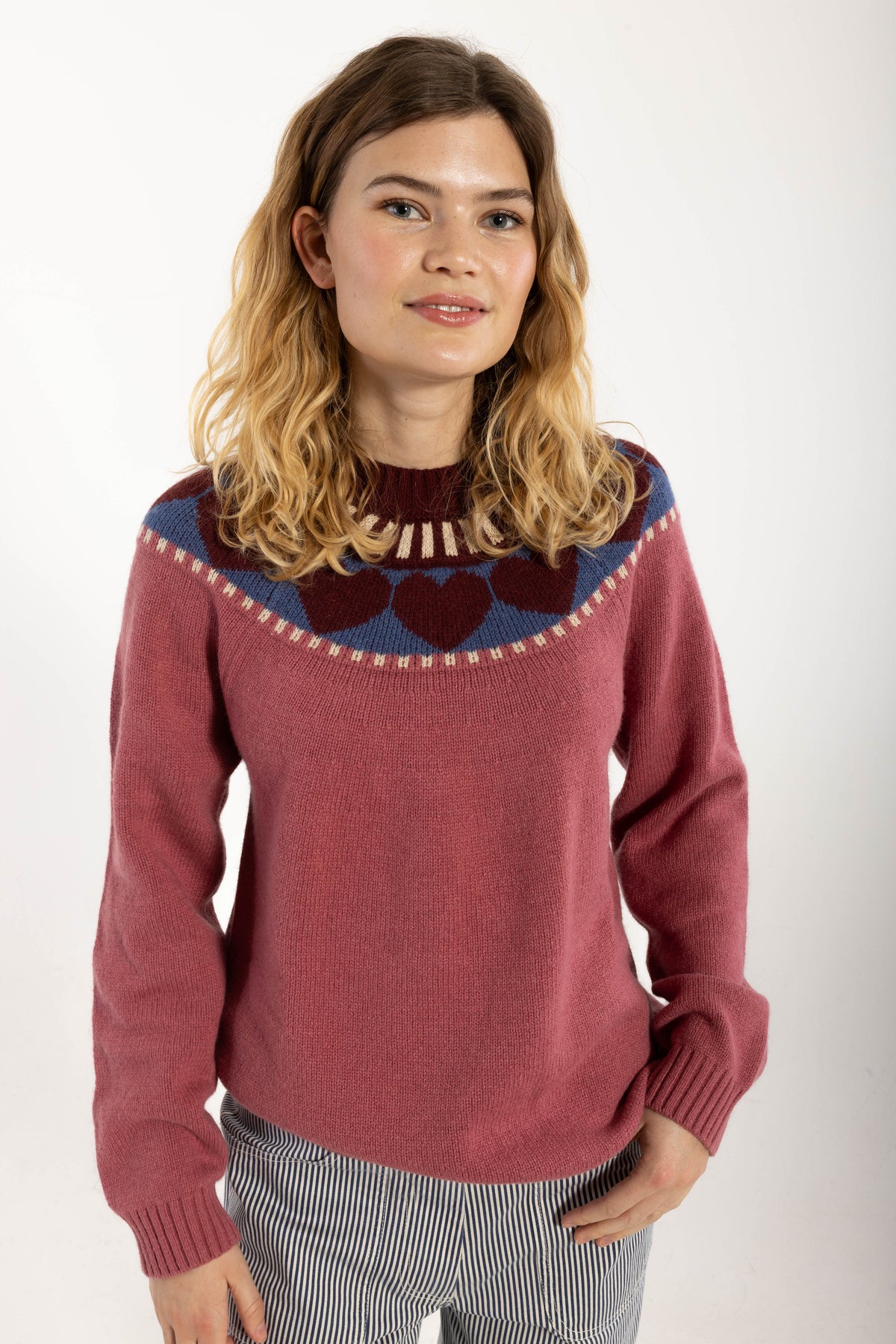 Daneglamping Wool Sweater Berry Compote HEART
