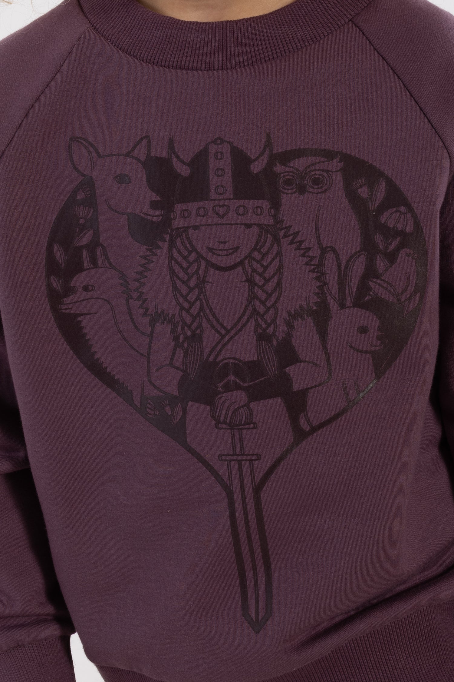 Sød grålilla sweatshirt til børn med print af vikingen Freja