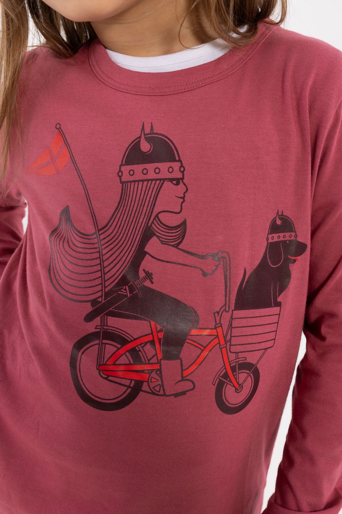 Langærmet bluse i bomuld til børn med print af den cruisende viking Freja