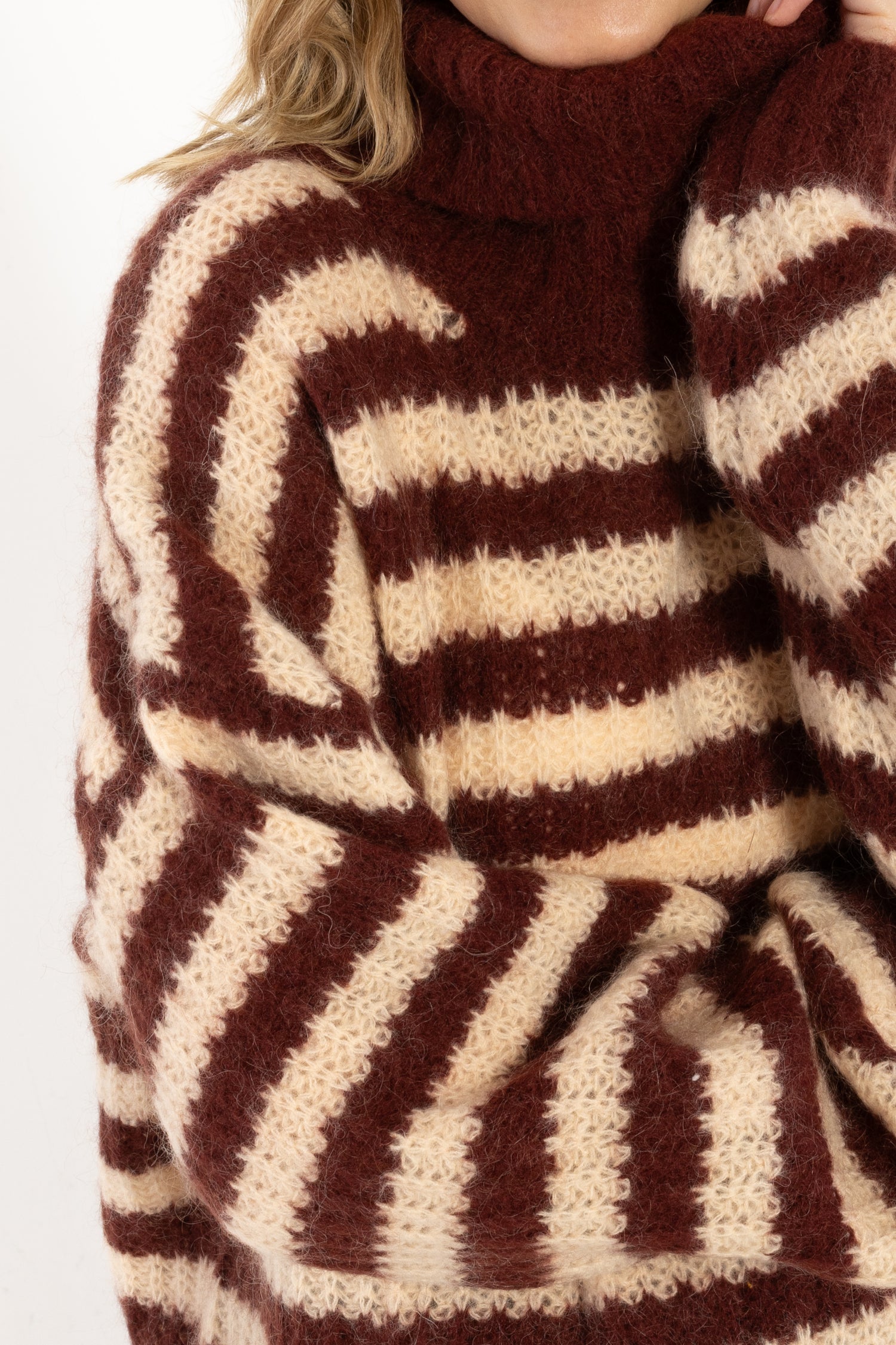 Danecaring Mohair Rollneck Sweater Nougat/Dark Wine