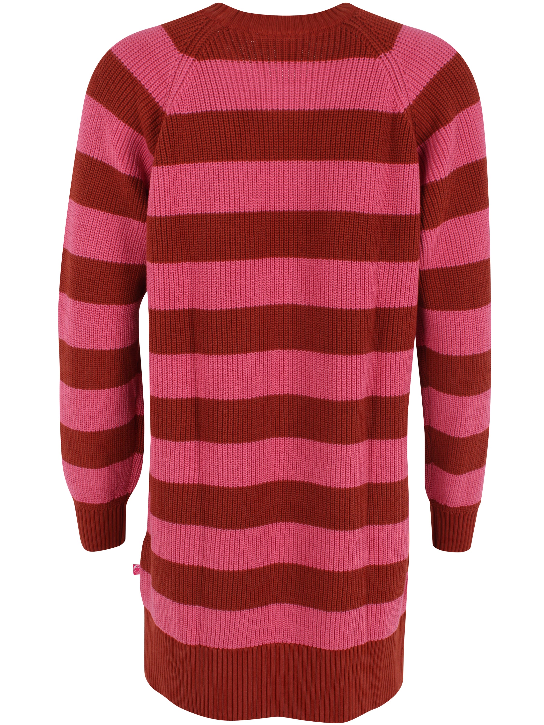 Sød lang sweater med brede striber i brændt rød og lyserød og rund hals