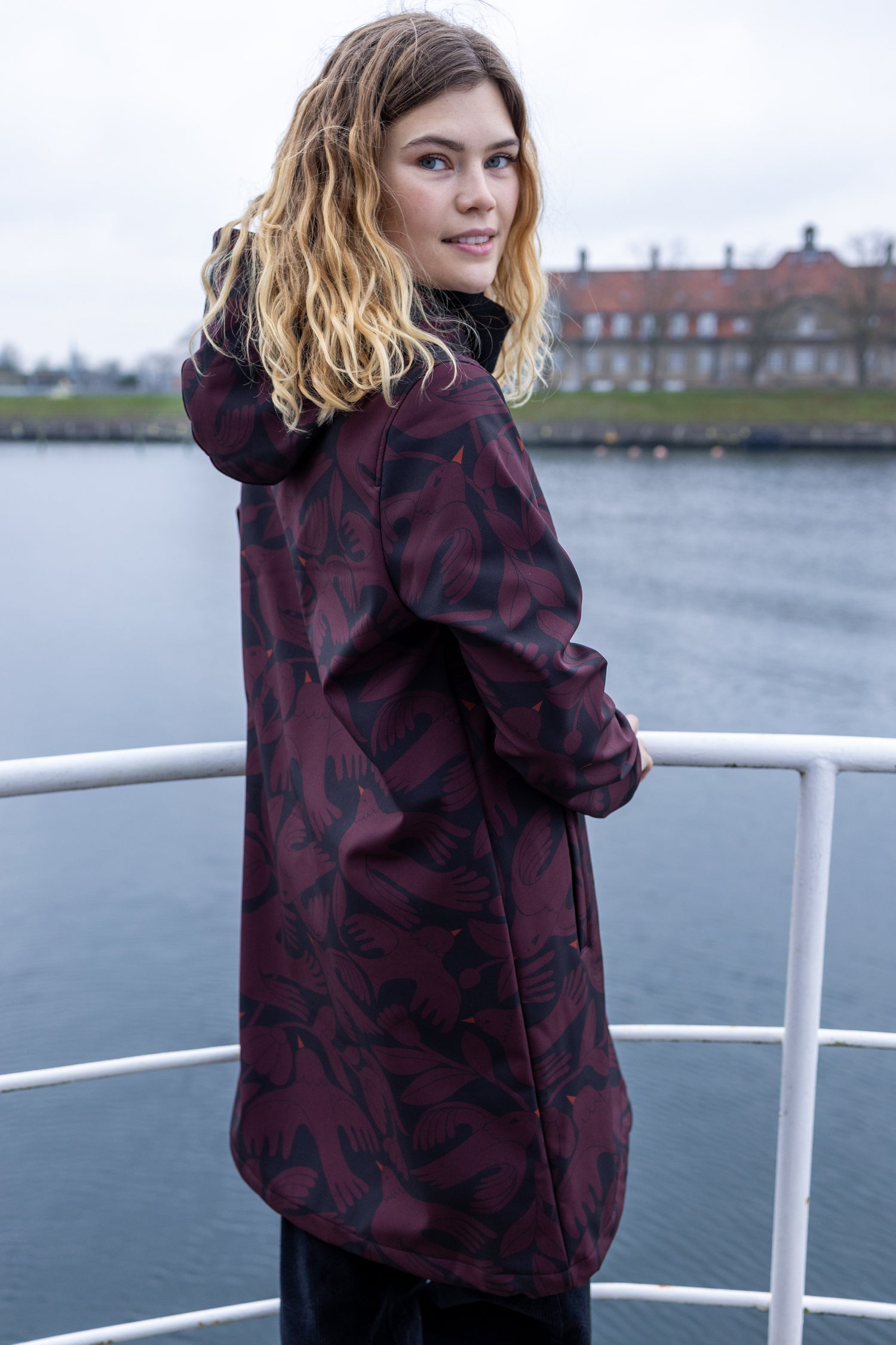 Danekarla Softshell Black/Dark Wine BIRDIEUP
