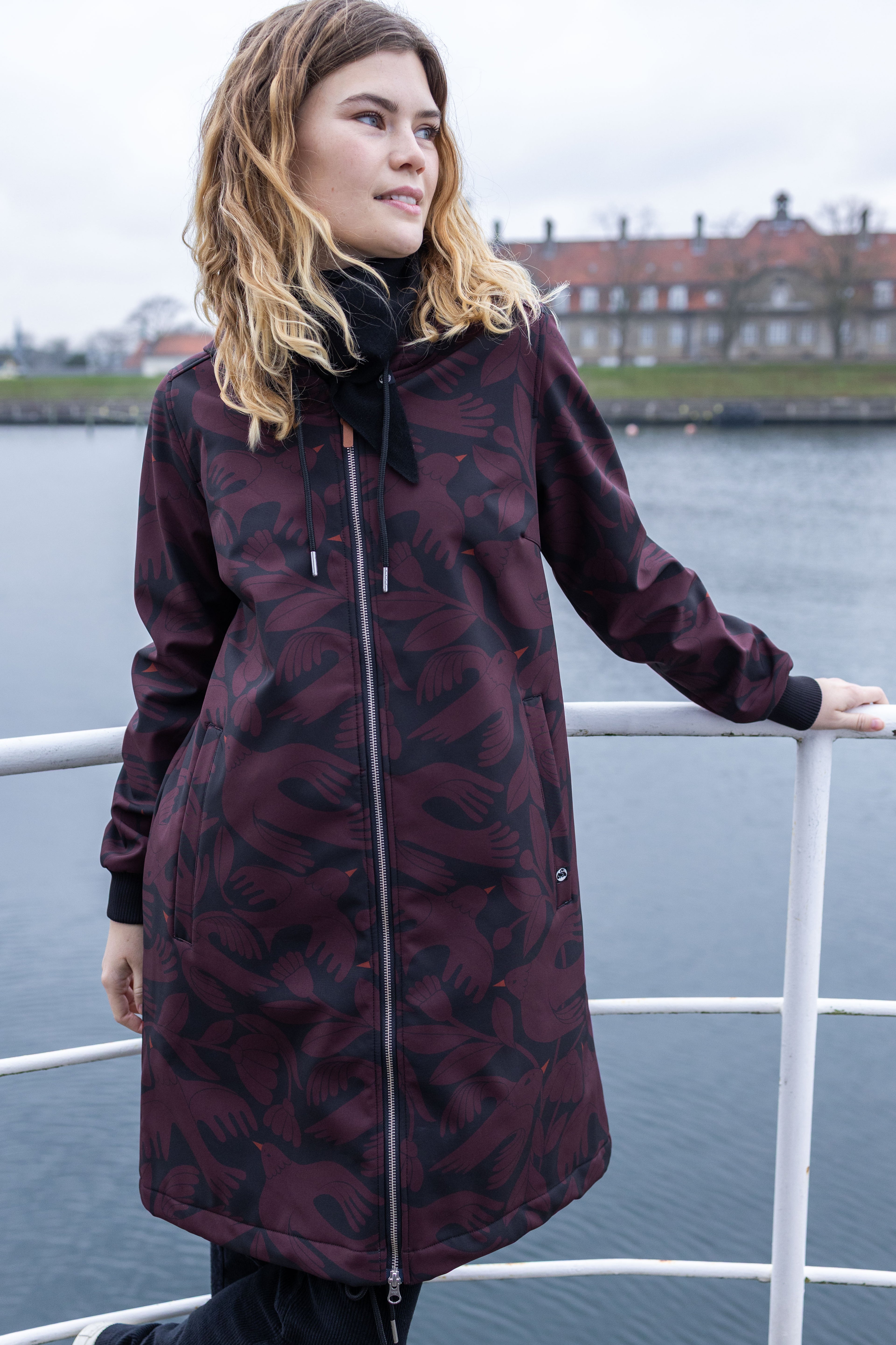Danekarla Softshell Black/Dark Wine BIRDIEUP