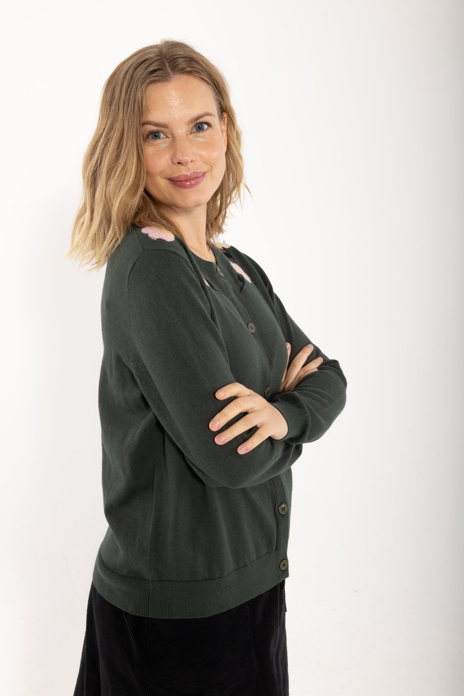 Danelife Wool-Mix Cardigan Dark Army FLOWER