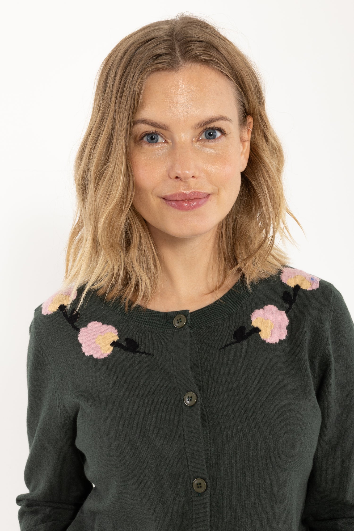 Danelife Wool-Mix Cardigan Dark Army FLOWER
