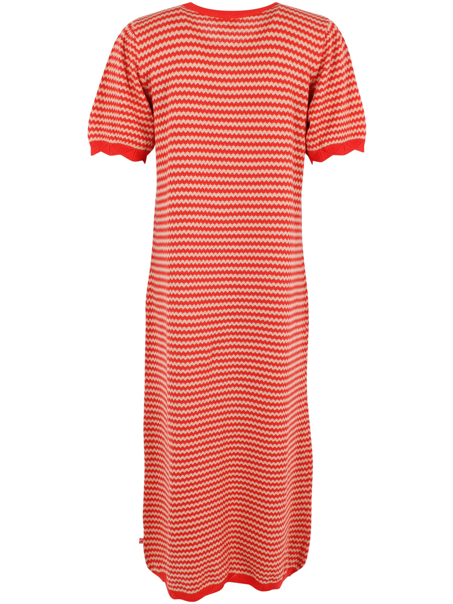 Sød kortærmet kjole i perlestrik med bølgede striber i rød og varm sandfarve