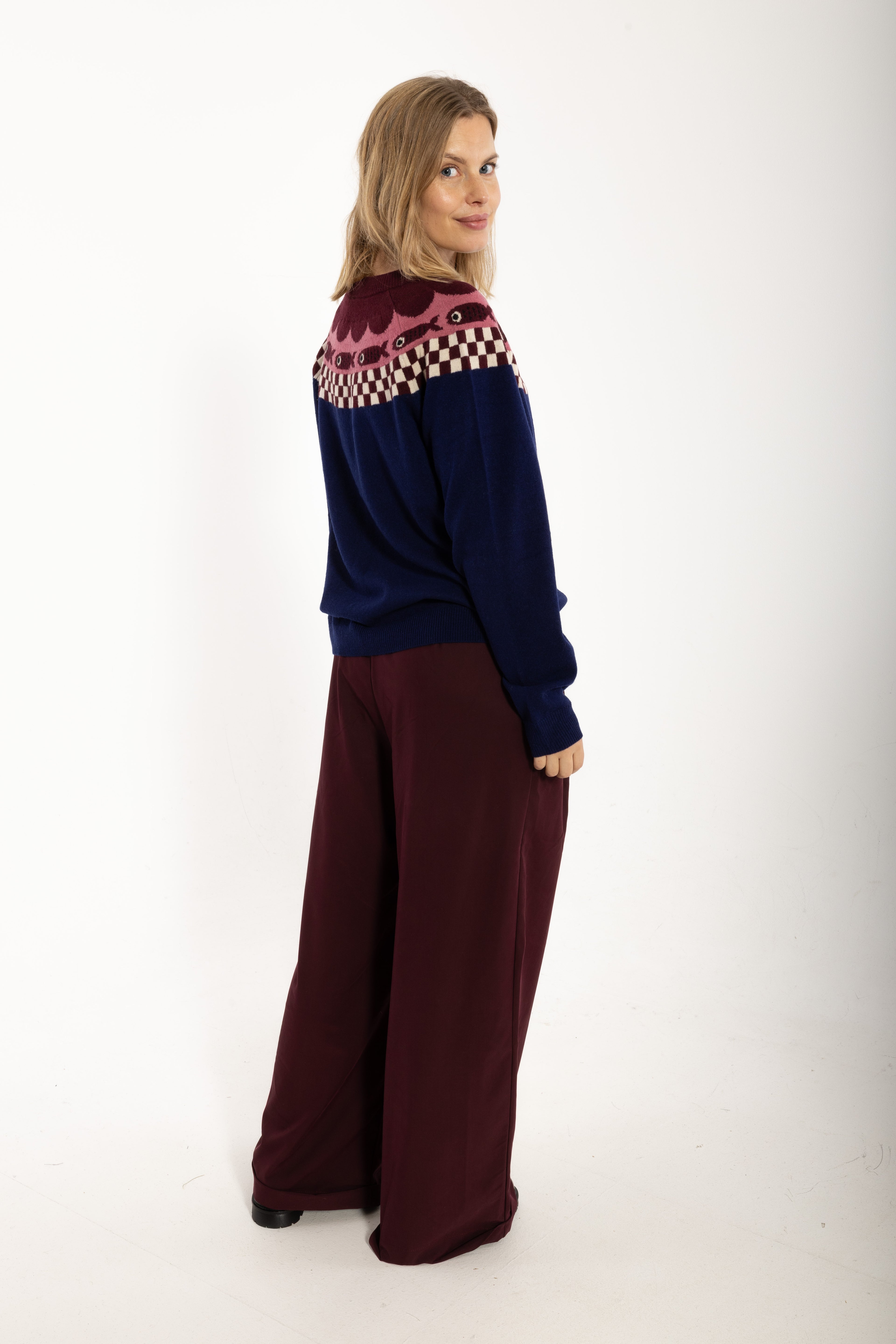 Danesidsel Merino Wool Sweater Deep Blue_Fish Jaquard