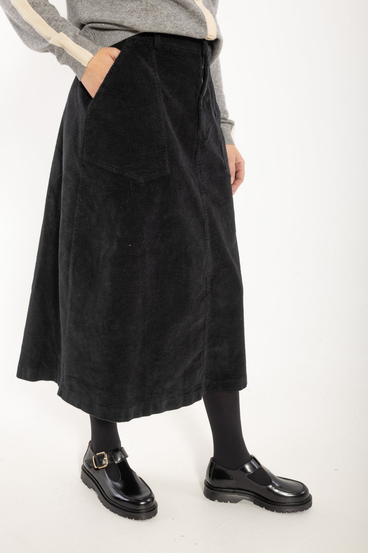 Danesweetie Cord Stretch Skirt Black