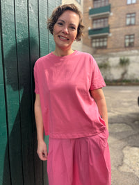 Danebasic Boxy Tee Soft Cherry