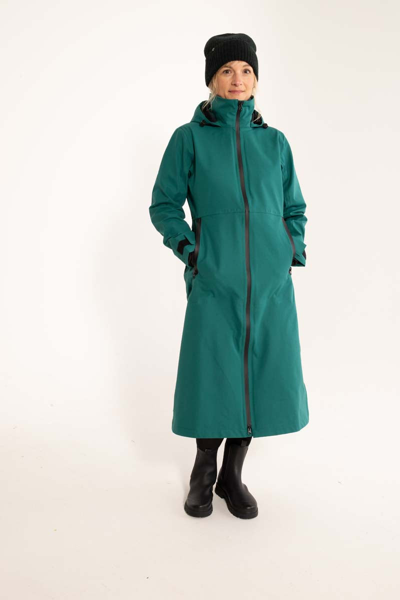 The Danedogwalker Raincoat Dark Pine