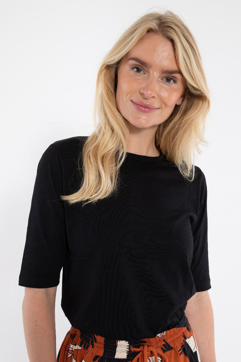 Lækker sort t-shirt til kvinder