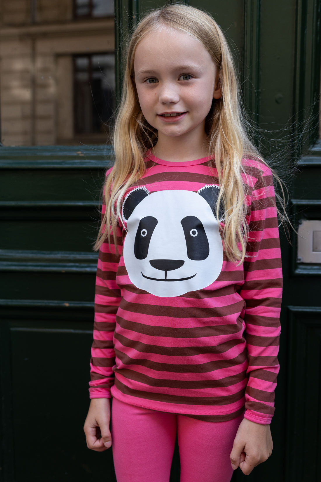 Lækker stribet trøje til børn med print af panda