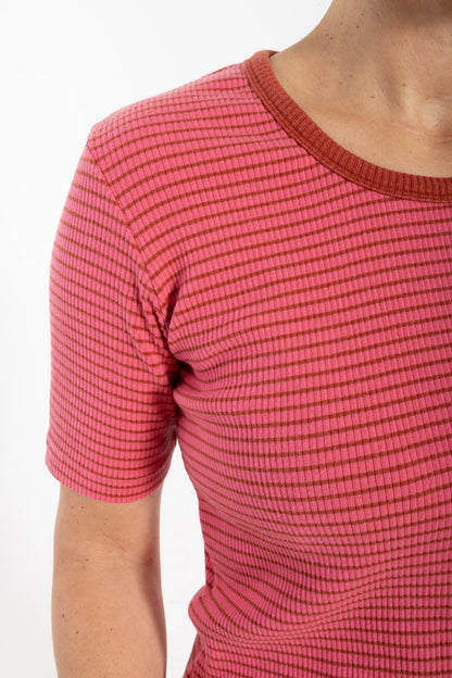 ESS - Danefriend Ribbing Tee Soft Cherry/Chili