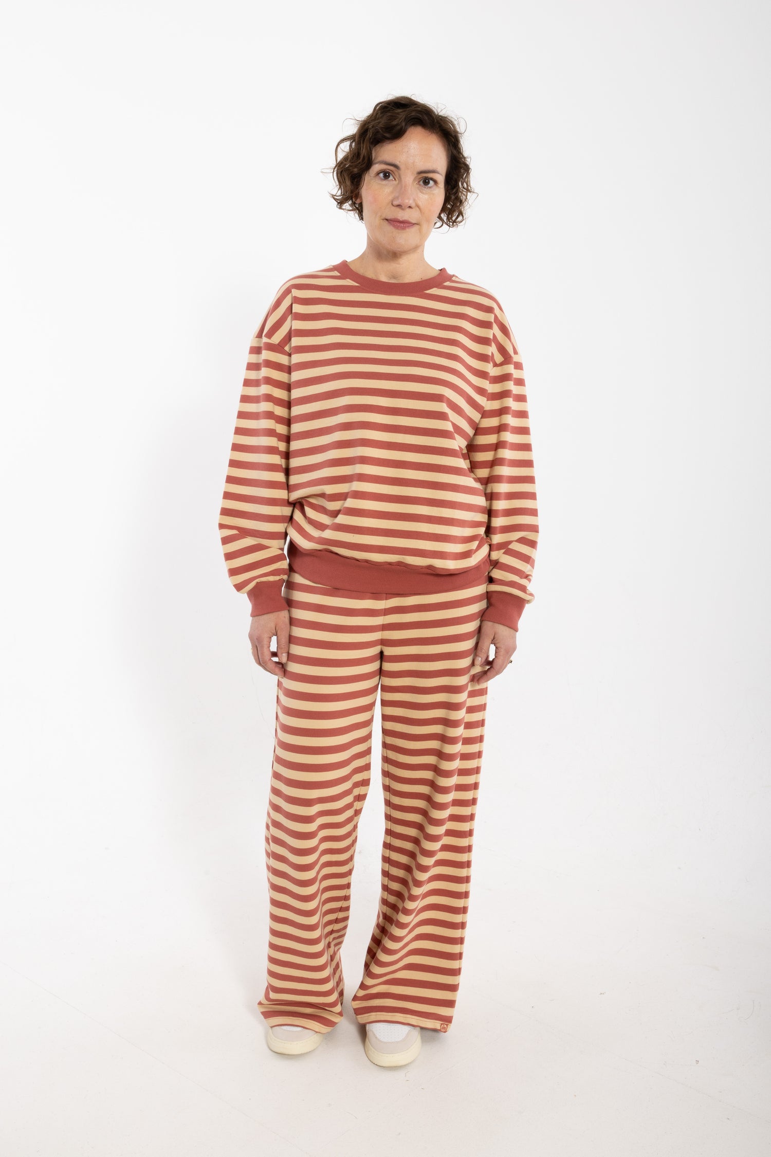 ESS - Danepit Sweatshirt Aragon/Nougat