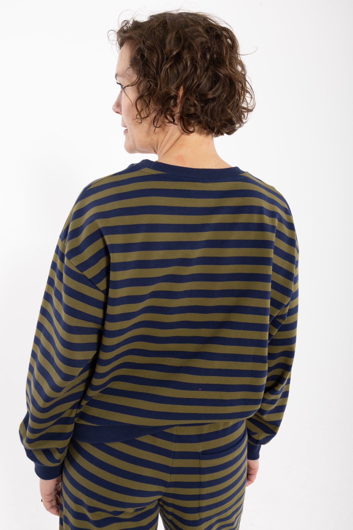 ESS - Danepit Sweatshirt Dark Navy/Olive