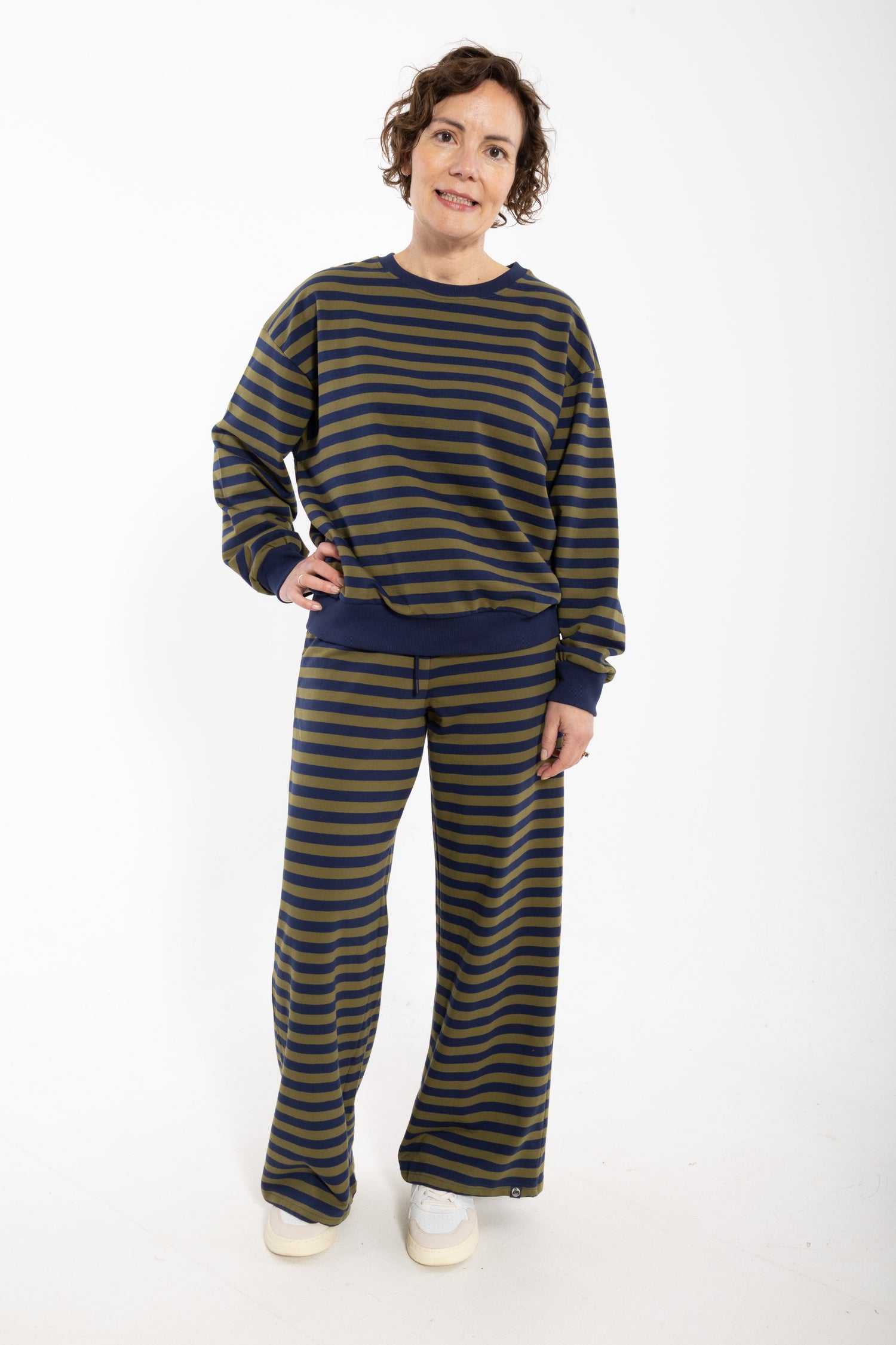 ESS - Danepit Sweatshirt Dark Navy/Olive